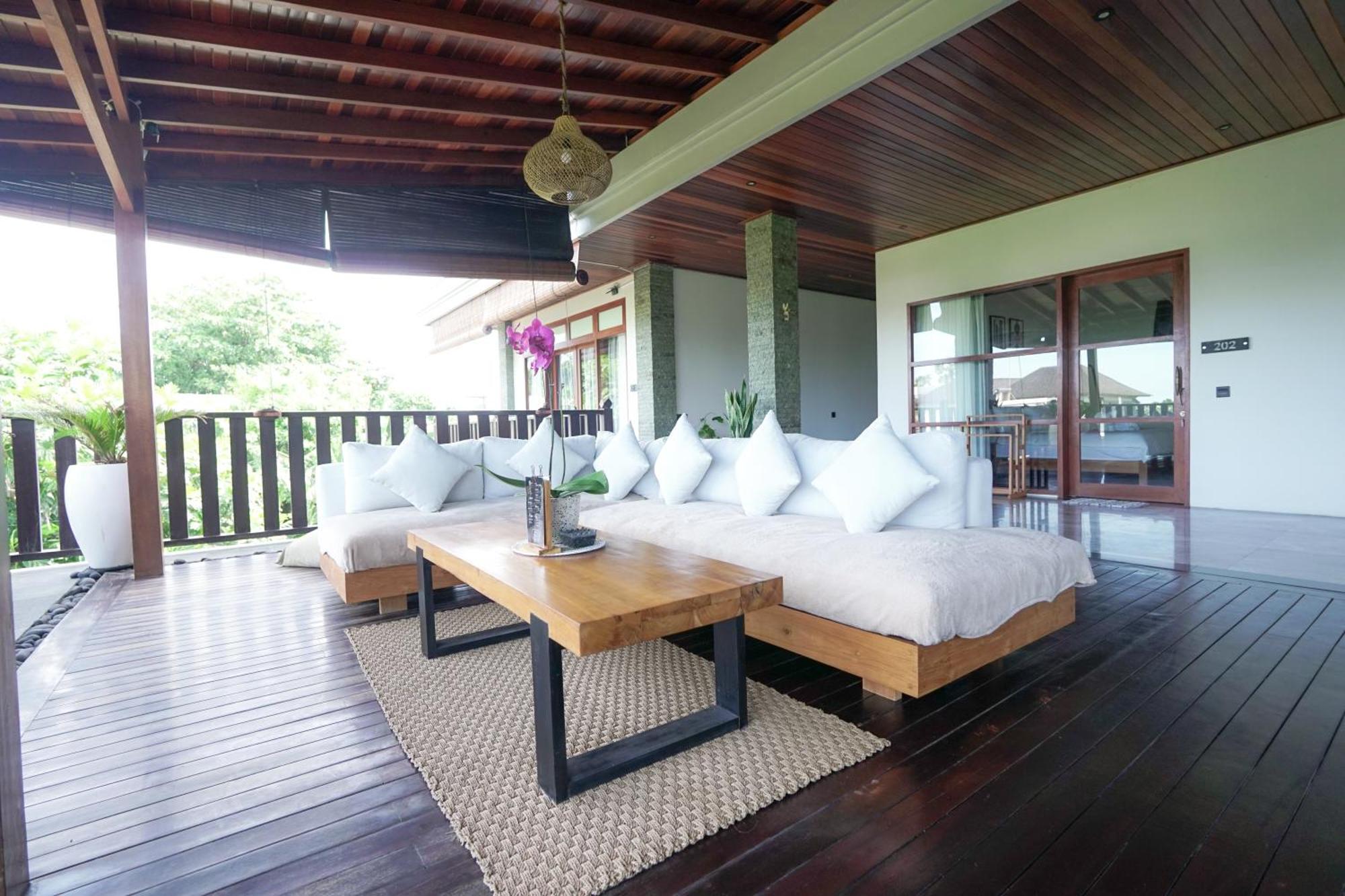 Tropical House Bali Couette-café *